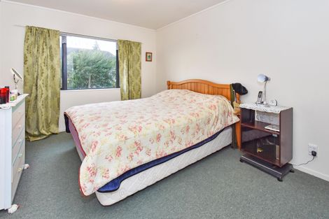 Photo of property in 14 Bohola Rise, Weymouth, Auckland, 2103