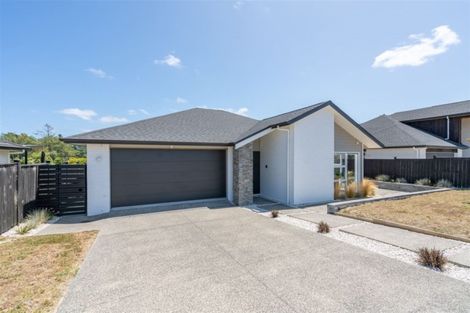 Photo of property in 12 Walter Ruddock Avenue, Kumeu, 0810