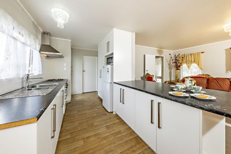 Photo of property in 81 John Walker Drive, Manurewa, Auckland, 2102