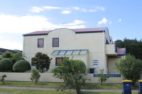 Photo of property in 5/70 Fernhill Way, Oteha, Auckland, 0632