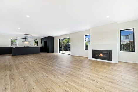 Photo of property in 57 Wharf Road, Te Atatu Peninsula, Auckland, 0610