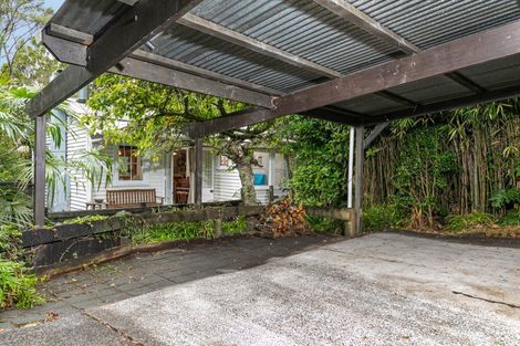 Photo of property in 332 Huia Road, Titirangi, Auckland, 0604