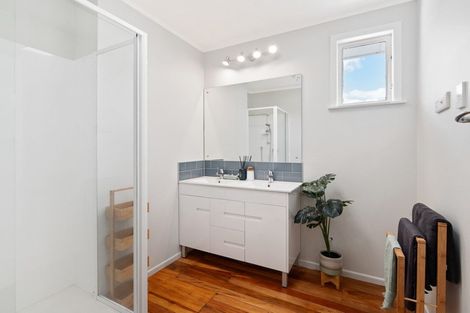 Photo of property in 42a Woodglen Road, Glen Eden, Auckland, 0602