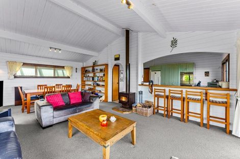 Photo of property in 14 Penguin Street, Leigh, Warkworth, 0985