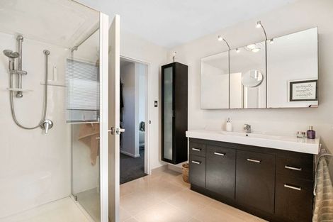 Photo of property in 4 Solander Road, Pegasus, 7612