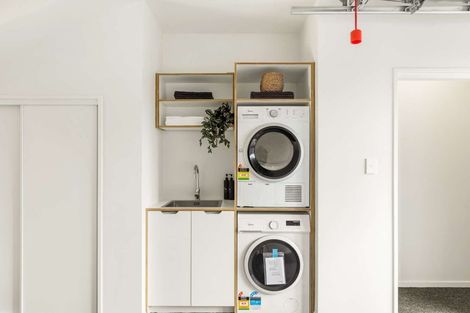 Photo of property in 11/2 Moor Avenue, Te Atatu Peninsula, Auckland, 0610