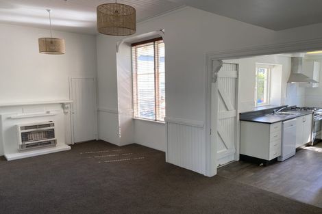 Photo of property in 11 Edgeware Road, Palmerston North, 4410