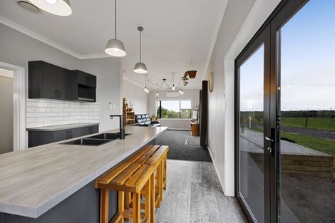 Photo of property in 328 Austin Road, Normanby, Hawera, 4675