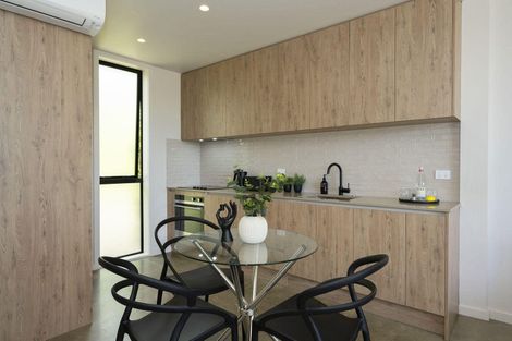 Photo of property in 1a/3 Park Rise, Campbells Bay, Auckland, 0630