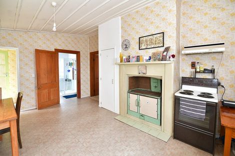 Photo of property in 14 Puriri Street, Helensville, 0800