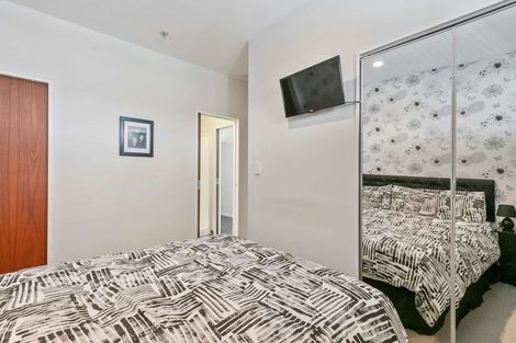 Photo of property in Atrium Towers, 8i/154 The Terrace, Wellington Central, Wellington, 6011