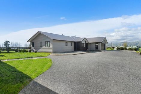 Photo of property in 102 Kukutauaki Road, Koputaroa, Shannon, 5575