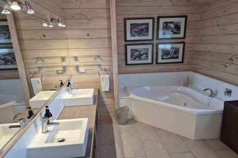 Photo of property in 101 Vista Paku, Pauanui, Hikuai, 3579