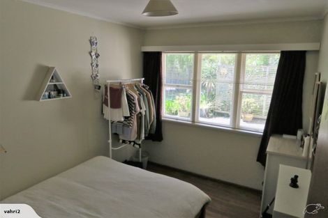 Photo of property in 2/30 Lyttelton Avenue, Forrest Hill, Auckland, 0620