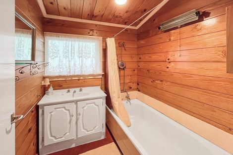 Photo of property in 2 Arataha Street, Motuoapa, 3382