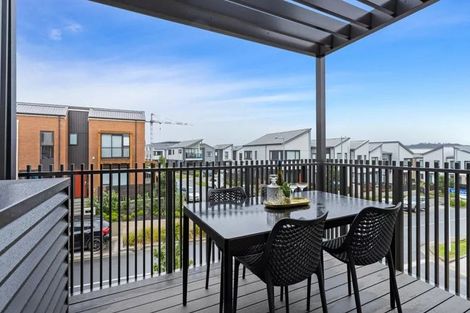 Photo of property in 1/2 Ko Nui Place, Hobsonville, 0616