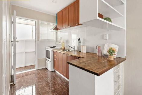 Photo of property in 2/118 Lynwood Road, New Lynn, Auckland, 0600