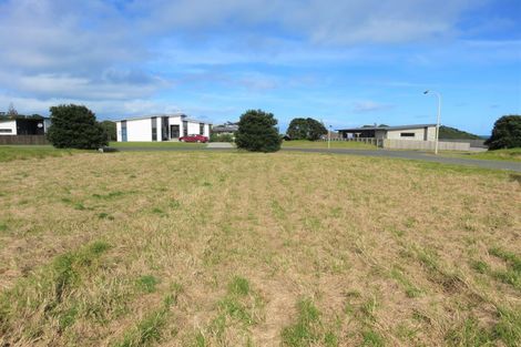 Photo of property in 2 Pipi Place, Baylys Beach, 0377
