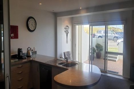 Photo of property in 45 Marine Parade, Mount Maunganui, 3116