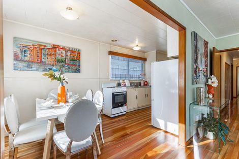 Photo of property in 18 Paewai Road, Glen Eden, Auckland, 0602