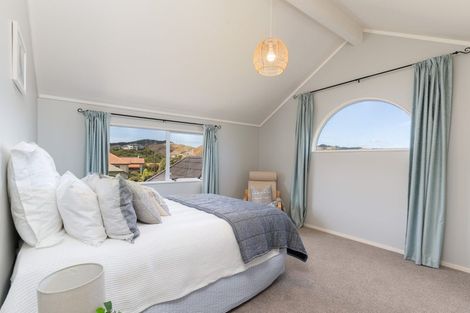 Photo of property in 138 Westchester Drive, Churton Park, Wellington, 6037