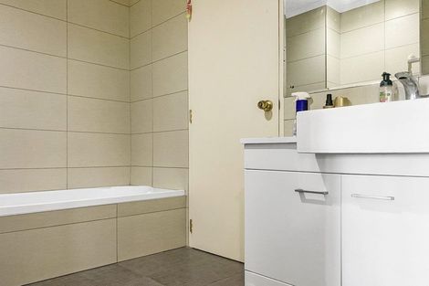 Photo of property in Tuscany Towers, 26/1 Ambrico Place, New Lynn, Auckland, 0600