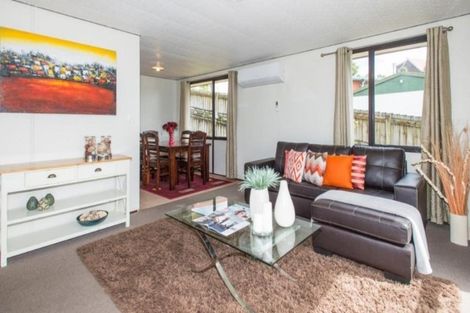 Photo of property in 233 Glengarry Road, Glen Eden, Auckland, 0602