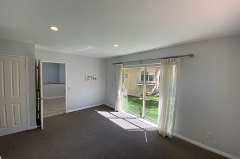 Photo of property in 5 Gretna Green, Browns Bay, Auckland, 0630