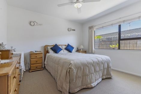 Photo of property in 1/52 Florence Avenue, Orewa, 0931
