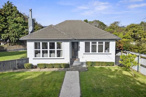 Photo of property in 9 Huia Grove, Elderslea, Upper Hutt, 5018