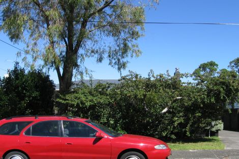Photo of property in 2/6 Teal Crescent, Beach Haven, Auckland, 0626
