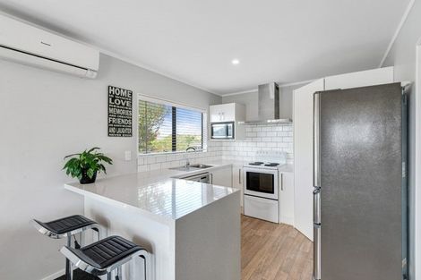 Photo of property in 21a Red Beach Road, Red Beach, 0932