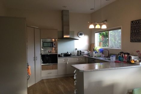 Photo of property in 6 Longwood Place, Forrest Hill, Auckland, 0620