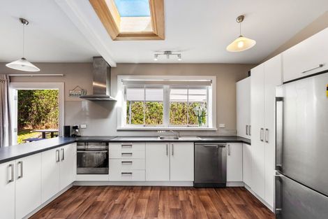 Photo of property in 70 Gillies Crescent, Waimarama, Havelock North, 4294