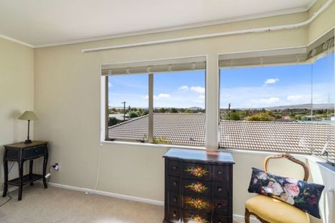 Photo of property in 3 Cobbe Place, Pomare, Rotorua, 3015