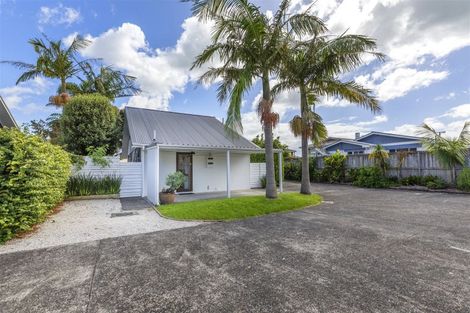 Photo of property in 25a/1 Beach Road, Te Atatu Peninsula, Auckland, 0610