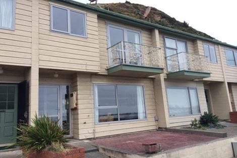Photo of property in 2/222 The Esplanade, Island Bay, Wellington, 6023