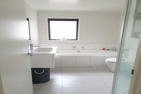 Photo of property in 6 Ward Street, Jacks Point, Queenstown, 9371