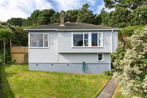 Photo of property in 22 Tannadyce Street, Strathmore Park, Wellington, 6022