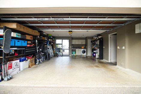 Photo of property in 17 Fernloche Place, Flat Bush, Auckland, 2016