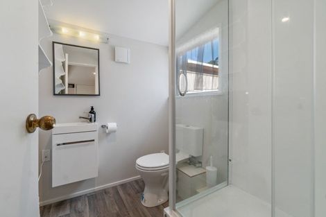 Photo of property in 11 Arosa Place, Forrest Hill, Auckland, 0620