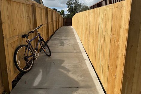 Photo of property in 2/55 Ennis Avenue, Pakuranga Heights, Auckland, 2010