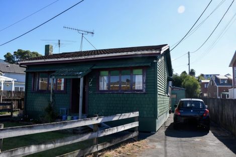 Photo of property in 16b Sulphur Beach Road, Northcote Point, Auckland, 0627