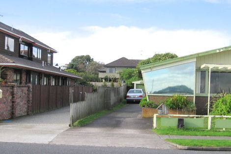 Photo of property in 2/30 The Parade, Bucklands Beach, Auckland, 2012