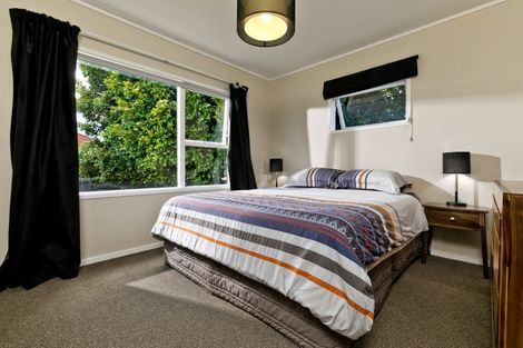 Photo of property in 7 Porter Avenue, Te Atatu South, Auckland, 0610