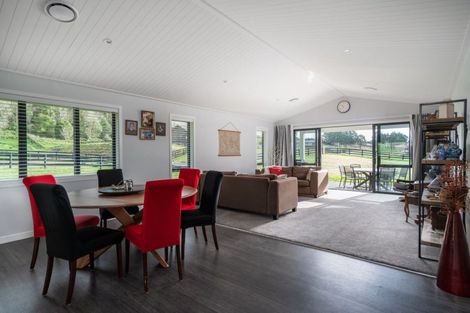 Photo of property in 11 Lochinvar Lane, Acacia Bay, Taupo, 3385