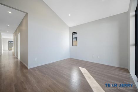 Photo of property in 27 Huringa Road, Karaka, 2113