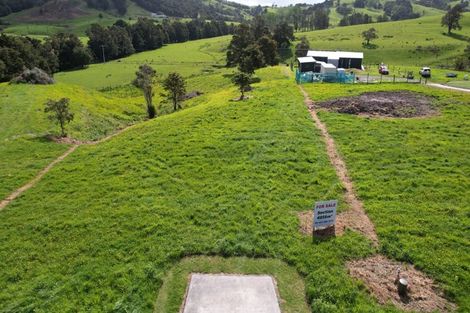 Photo of property in 18 Arahanga Road, Paparoa, 0571