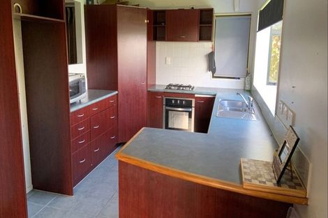 Photo of property in 21 Samara Place, Clendon Park, Auckland, 2103
