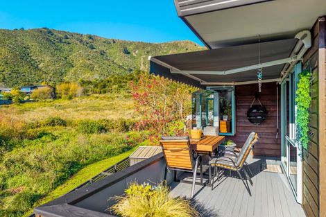 Photo of property in 90 Moana View Road, Waikawa, Picton, 7220